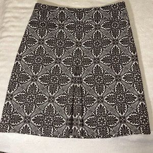 Ann Taylor Loft Brown Ivory silk linen pleat on front of shirt. 21" length Sz 8